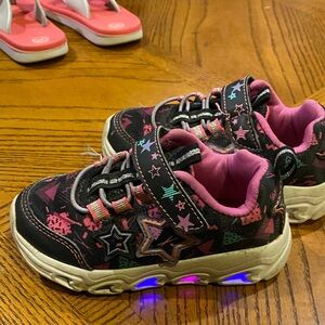 Wonder Nation Black and Pink Star Sneakers